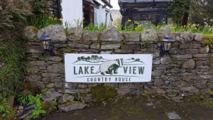 Lake View Country House sign